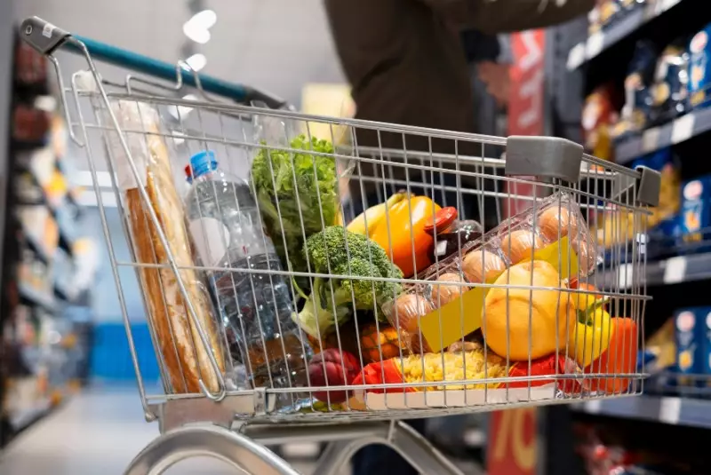 Цены на социально значимые продукты снизили в Казахстане