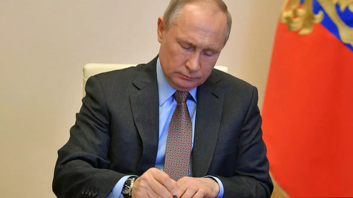 Путин подписал закон о неисполнении решений иностранных уголовных судов