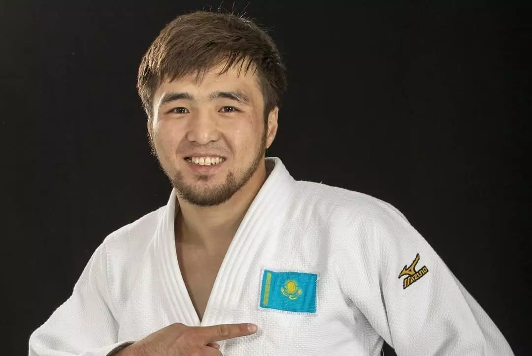 Қазақстан құрамасы Елдос Сметовке қатысты күтпеген шешім қабылдады