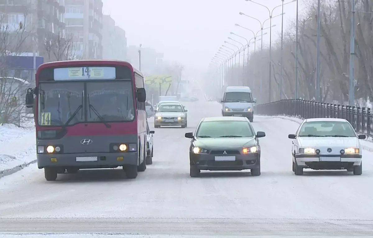 Опасный пассажир: в Темиртау мужчина ранил ножом 18-летнего парня в автобусе