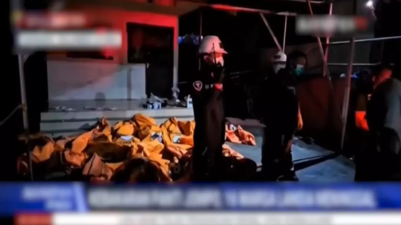 Индонезияда өрттен 16 адам қаза тапты