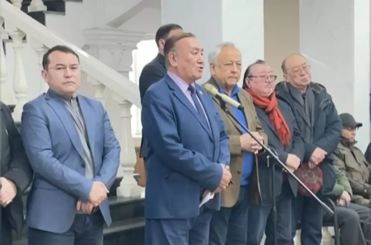 В Алматы в последний путь проводили актёра Нурлана Сегизбаева