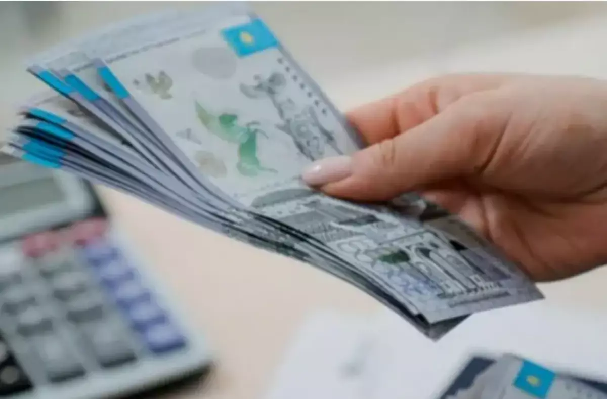 Пересмотр зарплат: казахстанцы узнали новые цифры своих доходов - новости на Lada.kz 29.12.2025