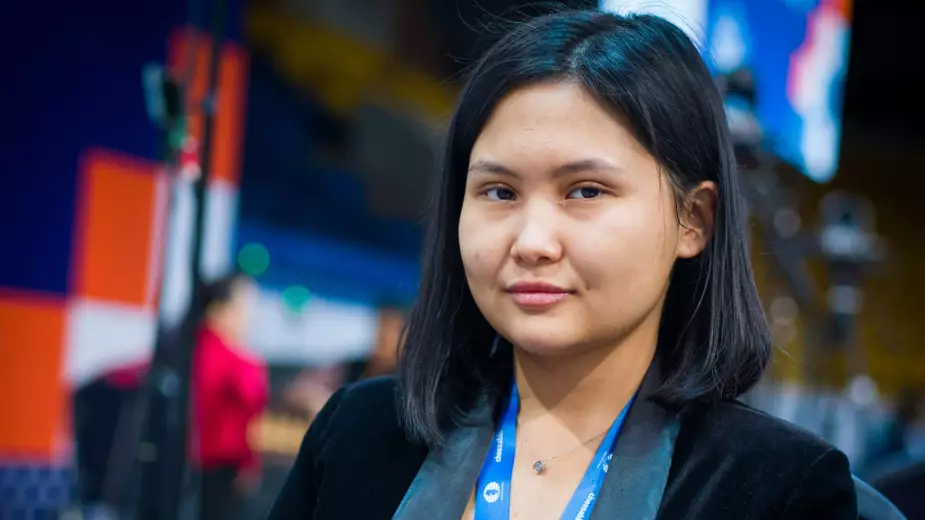 Две казахстанки в топ-10 после первого дня ЧМ-2025 по блицу, Асаубаева - в топ-5