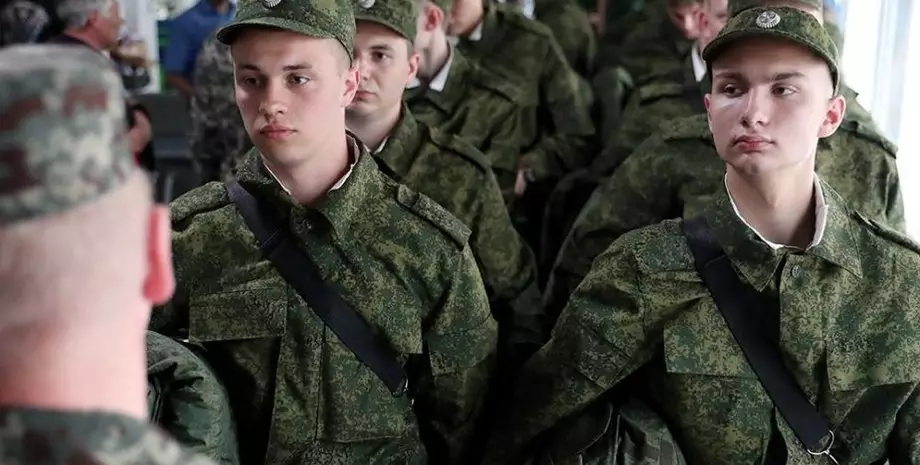 Ресейде әскерге шақыру жыл бойы жүрмек: Путин жаңа тәртіпті бекітті