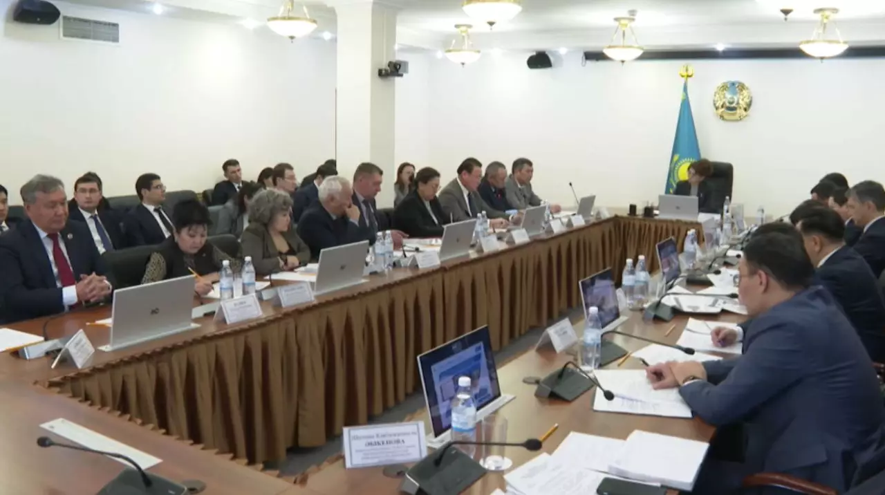 Заседание трёхсторонней комиссии: соцпартнёрство и трудовые отношения