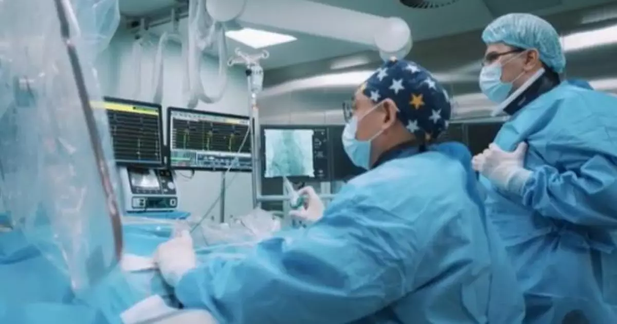   Энергетикалық сусын ішкен 34 жастағы науқасқа жүрек трансплантациясы жасалды   