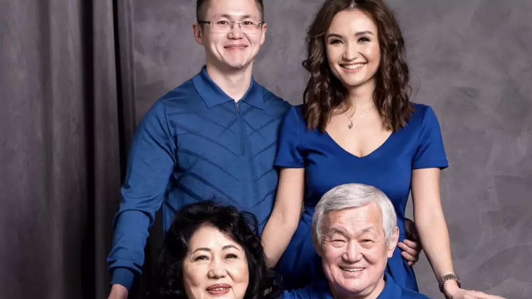 «Өзіне тартуға тырысқан жоқ»: Марқұм Бердібек Сапарбаевтың келіні алғаш рет қайын атасы туралы тіл қатты