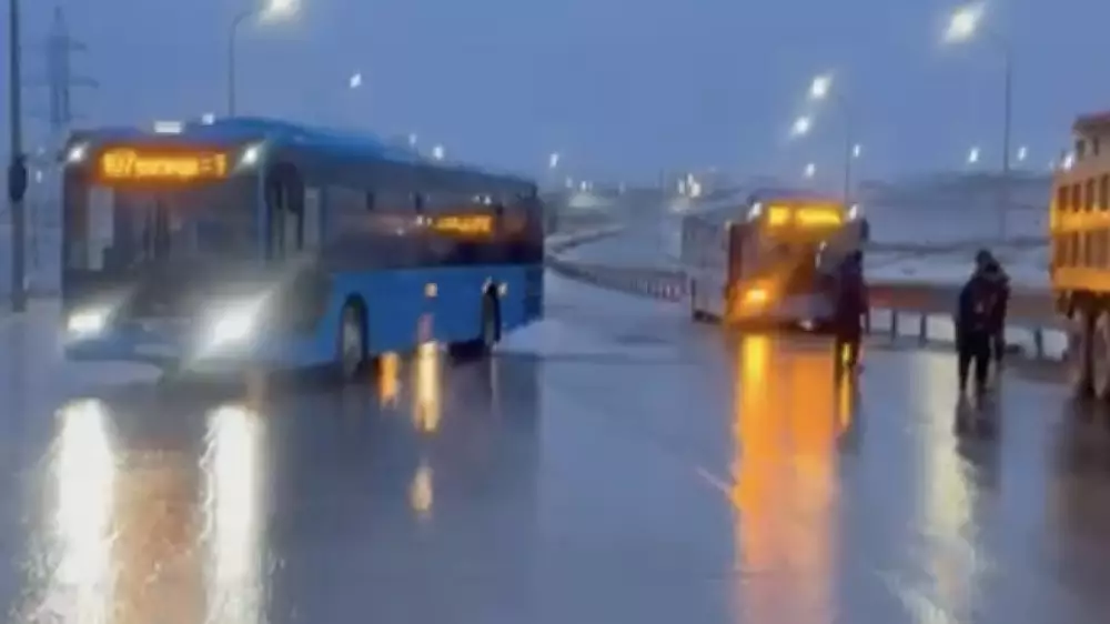 Трассу Астана – Караганда закрыли из-за гололёда