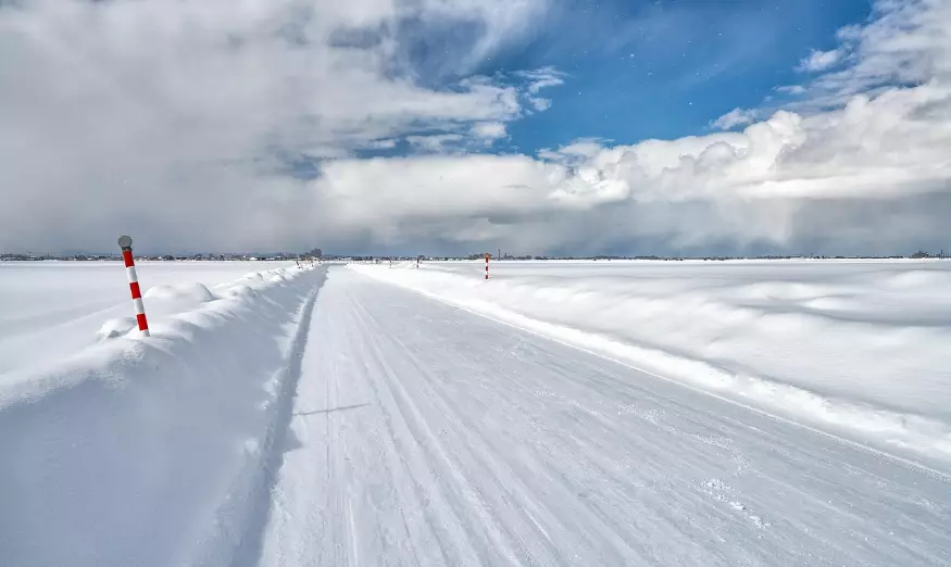 Движение ограничили из-за непогоды на ряде трасс Казахстана