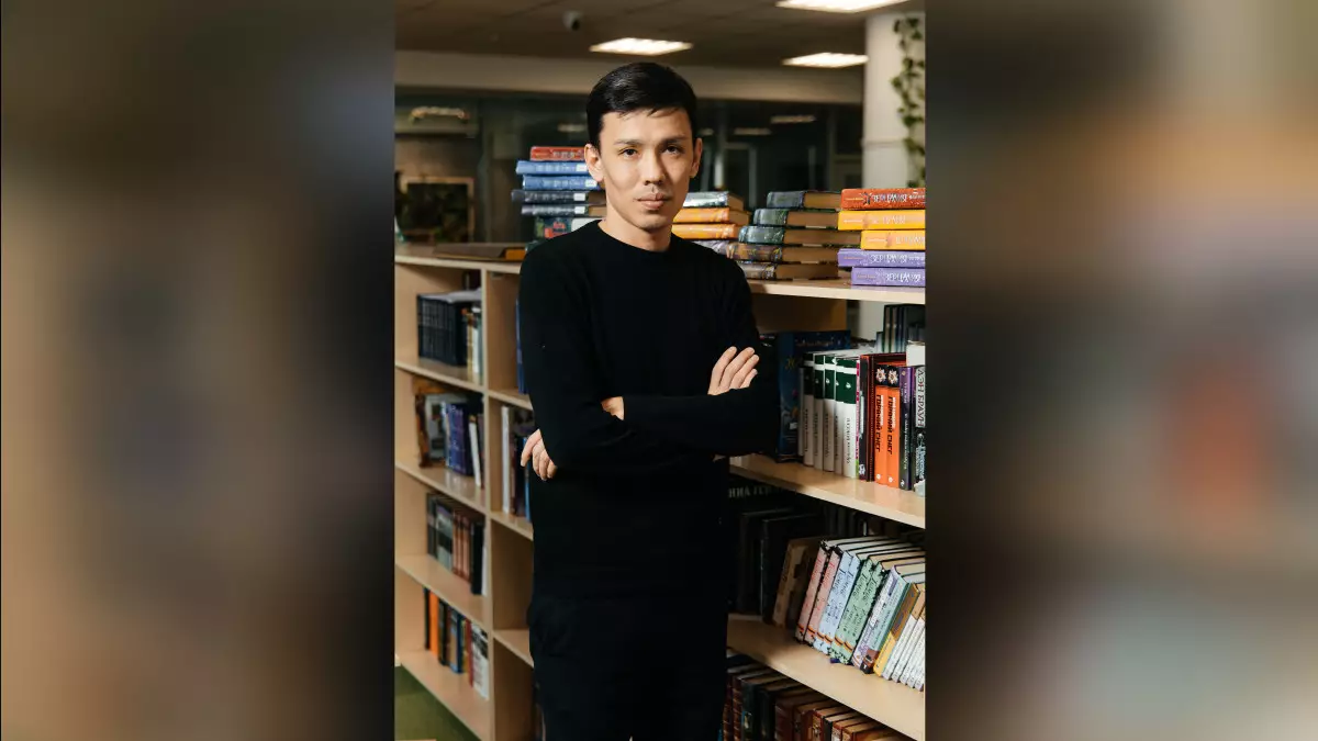 Виртуальные взрывы и «цифровая» колба: как учитель из Астаны меняет представление о химии