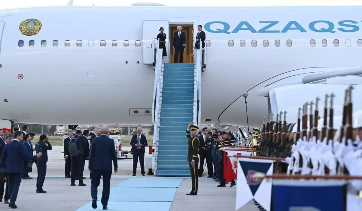 Токаев совершил 23 зарубежных визита в уходящем году