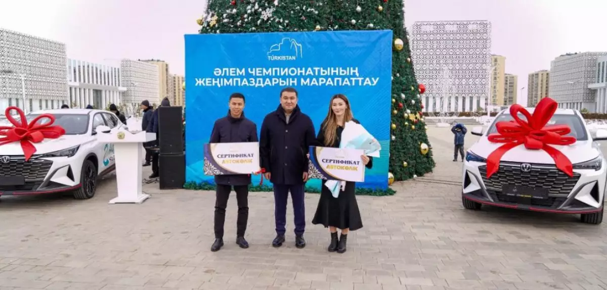 Сәкен Бибосыновқа жаңа көлік сыйлады