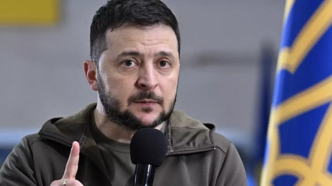 Зеленский Путин резиденциясына «украин дрондары шабуыл жасағанын» жоққа шығарды