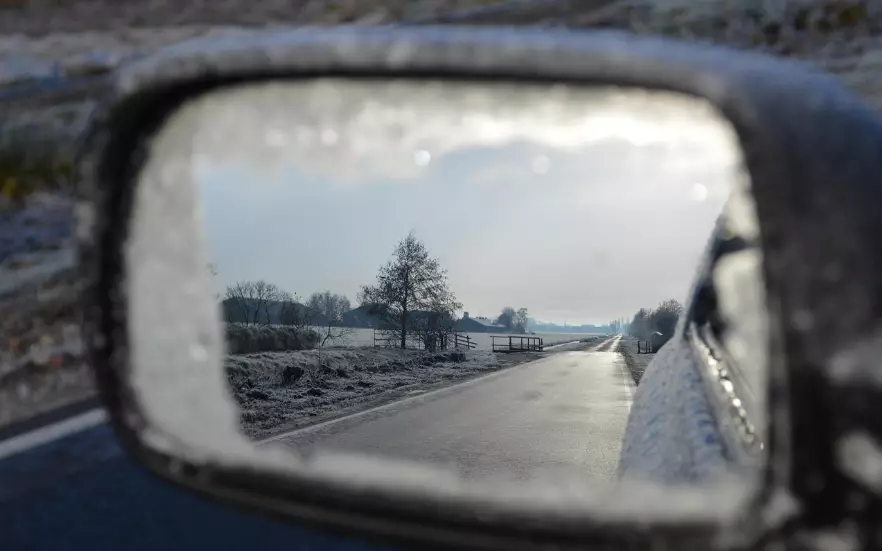 Движение ограничили из-за непогоды на трассах двух областей Казахстана