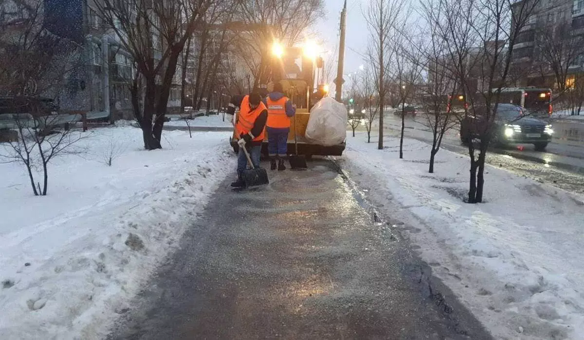 Осадки и скользкие дороги: что происходит в Астане