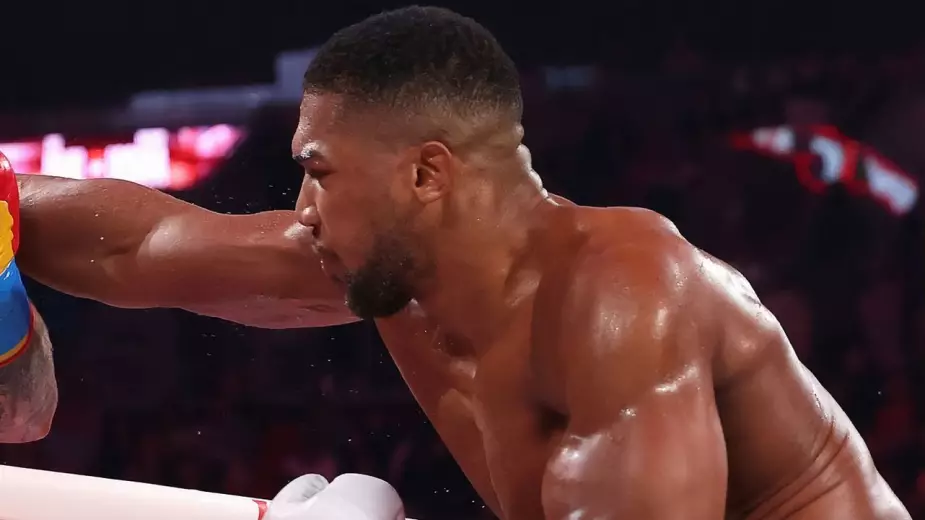 В смертельном ДТП с участием Энтони Джошуа погибли два его тренера