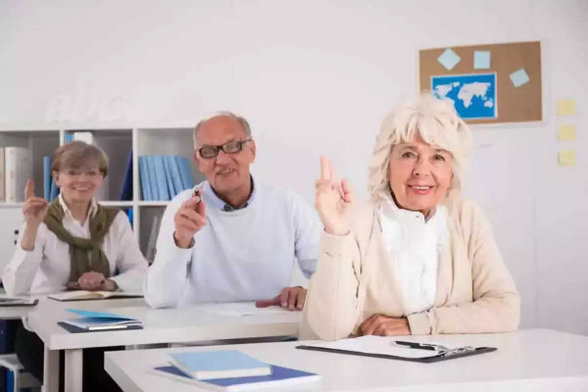 Сначала пенсия – потом диплом: Шымкент стал лидером по числу возрастных студентов