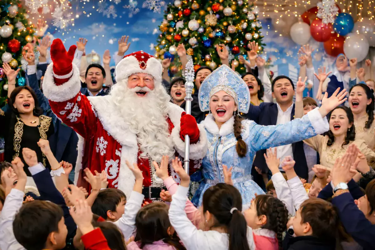 «Говорите по-казахски»: родителей разозлил русскоязычный Дед Мороз на утреннике