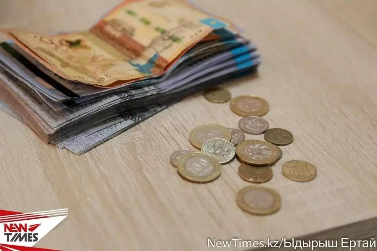 Учителей заставляли сдавать деньги на Новый год в Акмолинской области