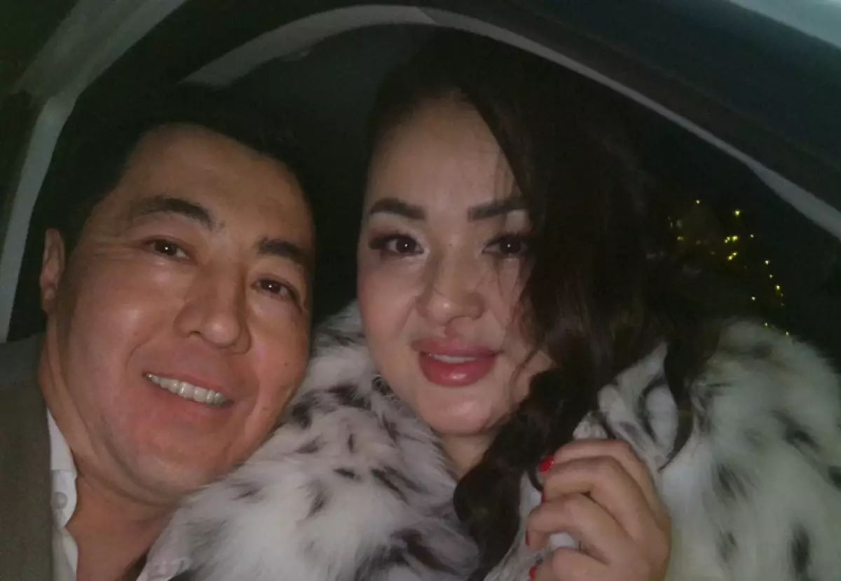 «Бақытты болуға лайықты»: Мөлдір Мұқанның бейтаныс еркекпен түскен суреті тарады (ФОТО)