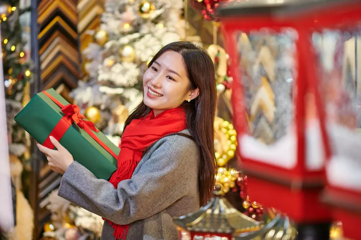 Ozon.kz зерттеуі: Қазақстандағы Жаңа жыл алдындағы шопинг онлайн форматқа ауысуда