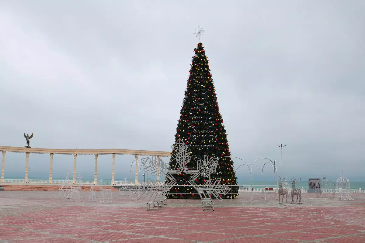 Синоптики рассказали, ждать ли жителям Актау снега в новогоднюю ночь - новости на Lada.kz 30.12.2025