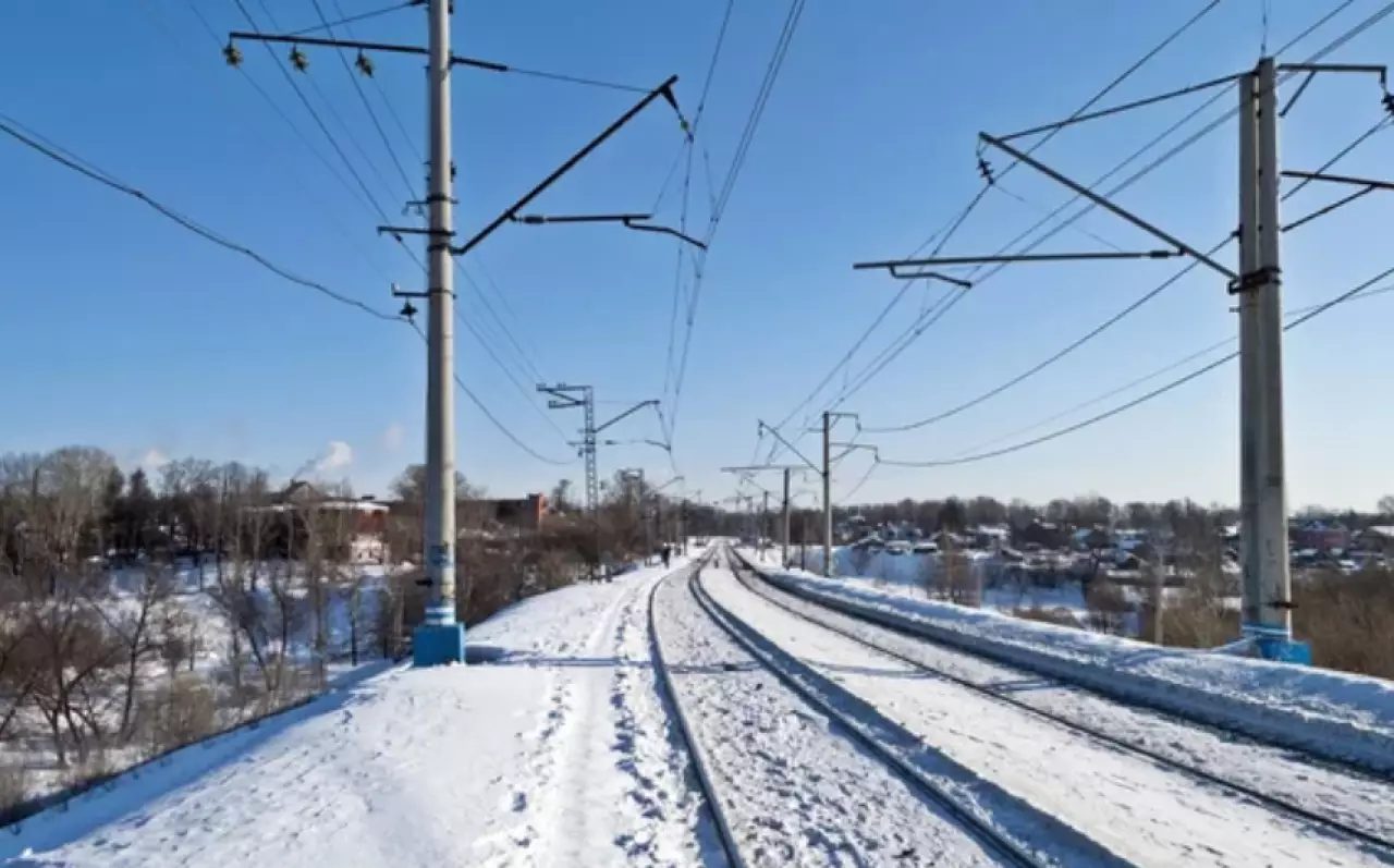 КТЖ запускает 13 поездов из-за закрытых дорог