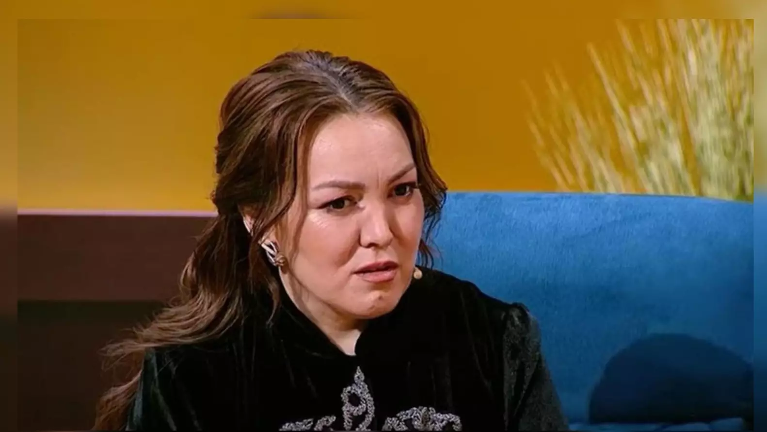 “Құндылығым өзгерді. Сағынамын…” - Жұлдызай Дүйсенбиева жан сырын ақтарып, көзіне жас алды (ВИДЕО)