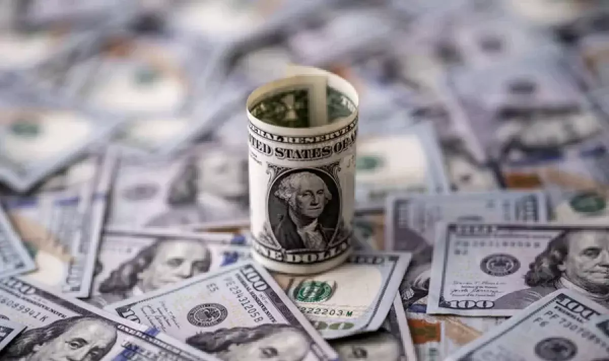 Движется по нисходящей: что происходит с долларом в Казахстане