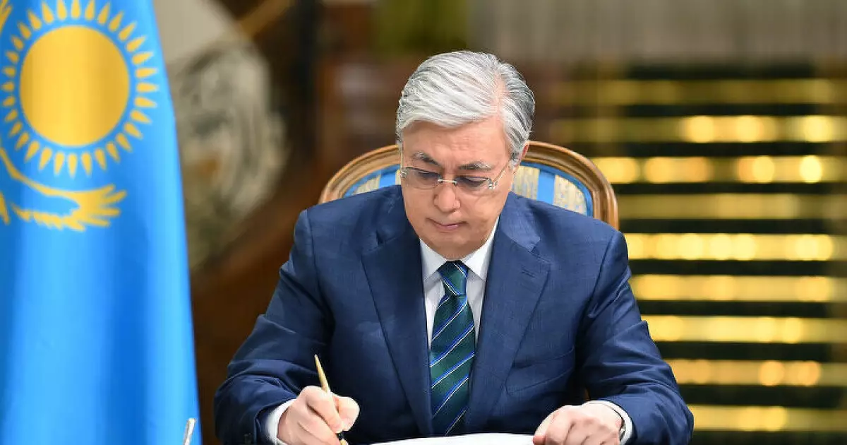   Мемлекет басшысы бірқатар маңызды құжаттарға қол қойды   