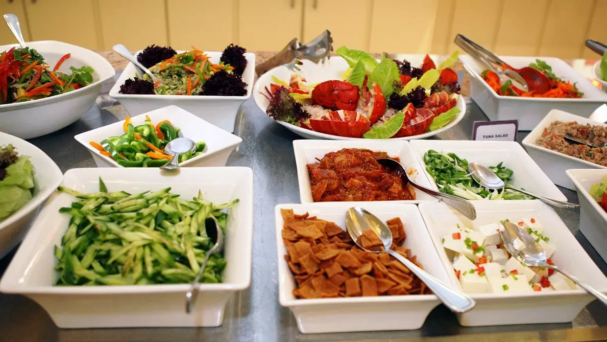 Жаңа жылдық салат пен етті қанша уақыт сақтауға болады