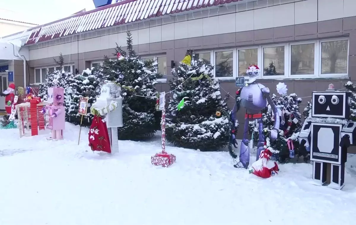 В Костанае к Новому году появились необычные роботы – прототипы известных персонажей