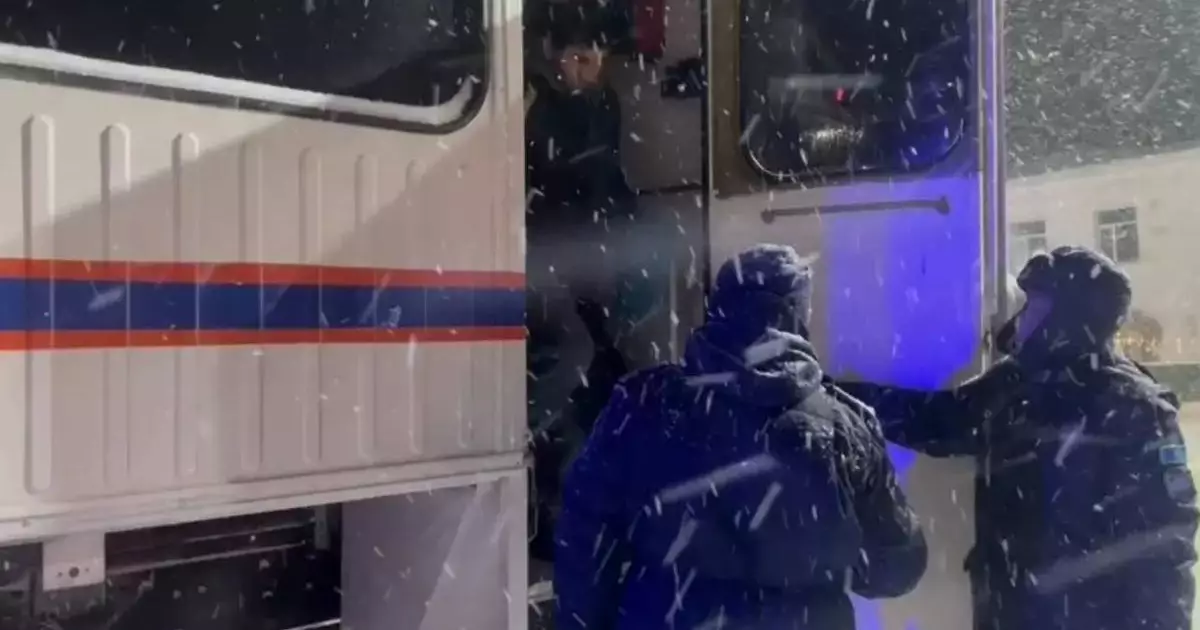  ТЖМ үш күнде тасжолдардан 242 адамды эвакуациялады 