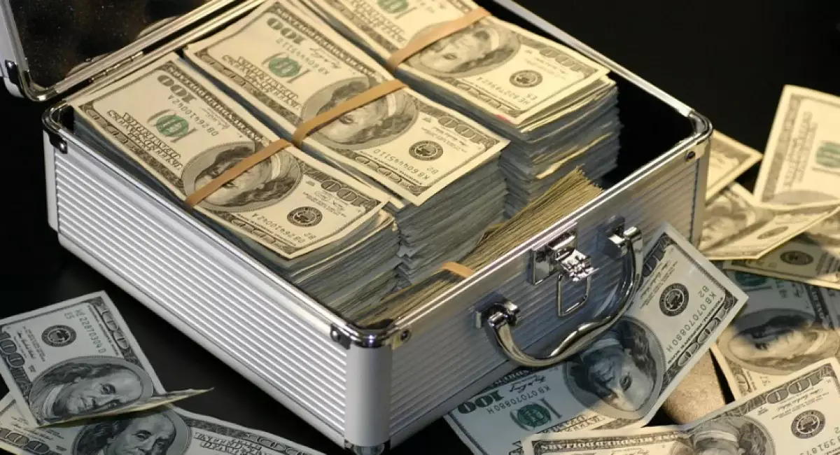 Чиновникам и депутатам в Казахстане сократили перечень данных для публикации деклараций