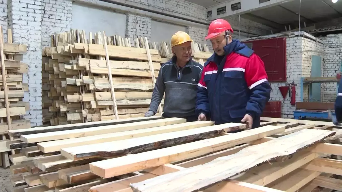 Жамбылдағы химия кәсіпорнында еңбек өтілі 100 жылға жуық отбасы жұмыс істейді