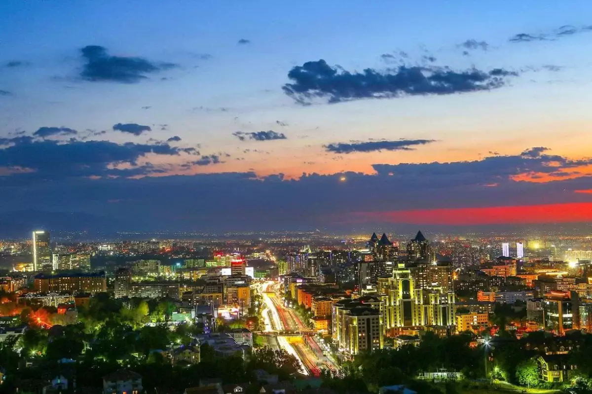 Новогодняя ночь в мегаполисах РК: какой сюрприз готовит природа