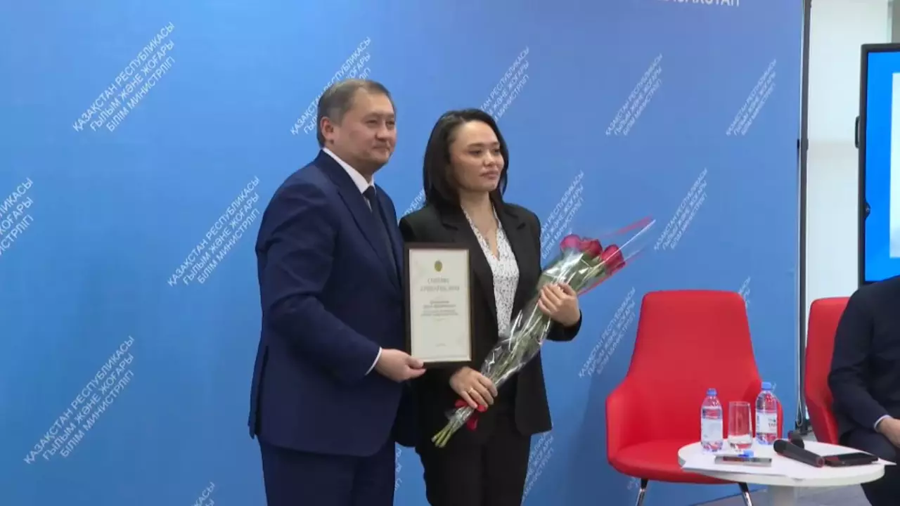 Астанада жас ғалымдар баспаналы болды