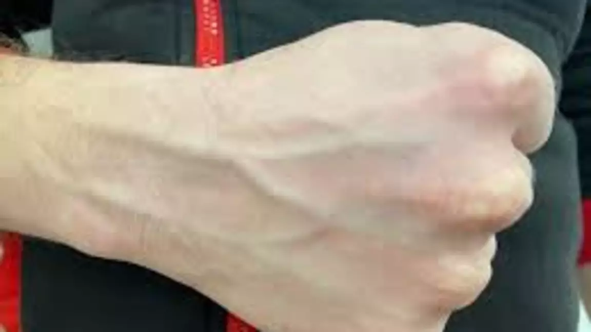 Таразда жас жігіт автобус жүргізушісін соққыға жықты