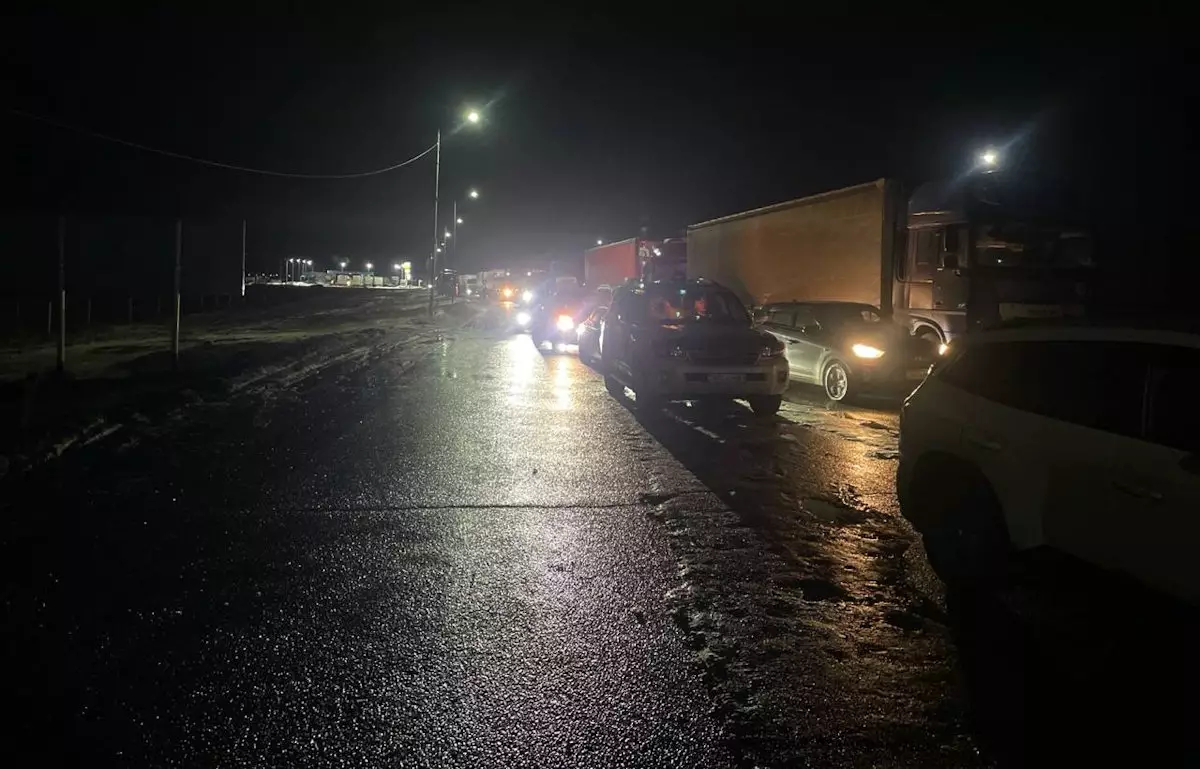 Водители застряли на полпути к столице