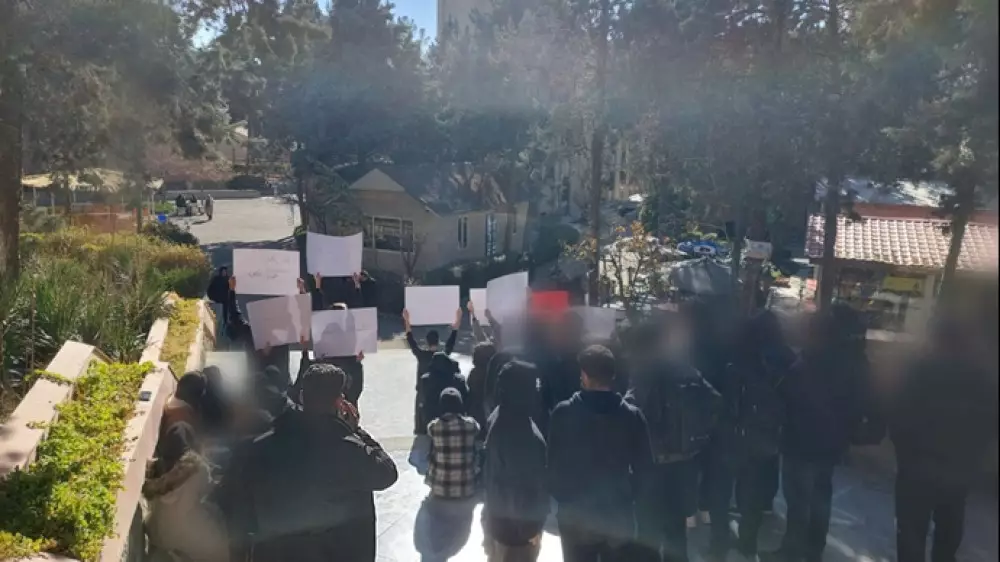 Третий день продолжаются массовые протесты в Иране