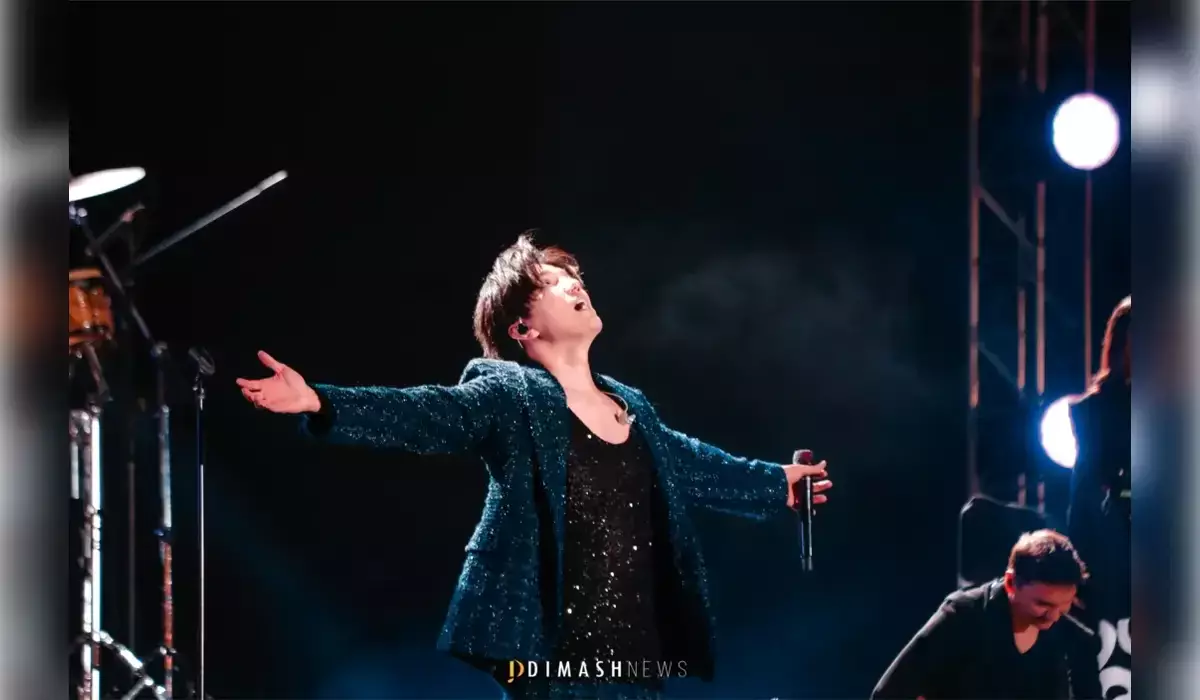 «Үйленетінімді айтқан едім»: Димаш өзінің командасындағы әншіні таңғалдырған