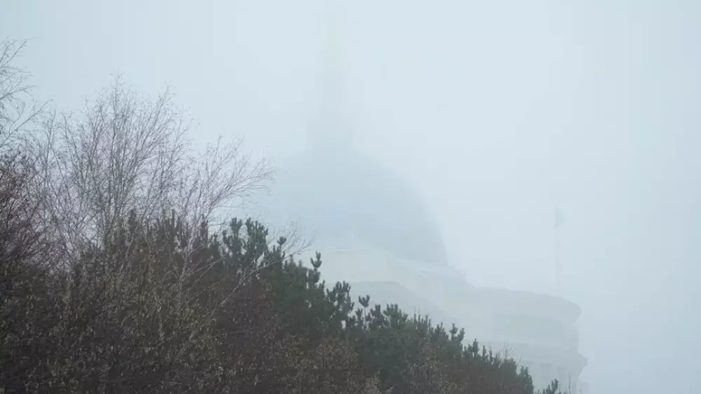 Туман, гололед: штормовое предупреждение объявлено в Астане, Шымкенте и 15 областях