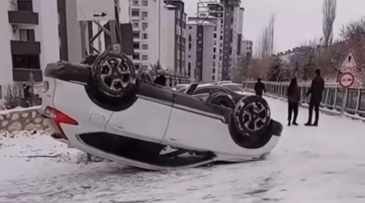 Түркияда 61 әуе рейсі тоқтатылады