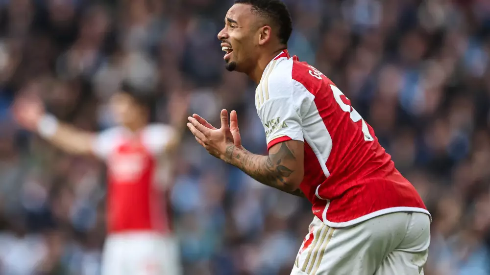 Разгромом с пятью голами обернулся матч за лидерство в АПЛ