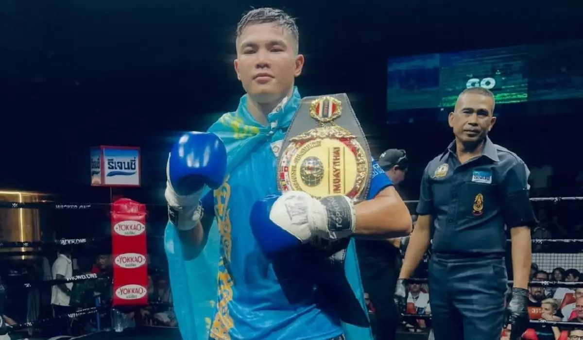 Удар в печень и титул: 17-летний казахстанец нокаутировал россиянина