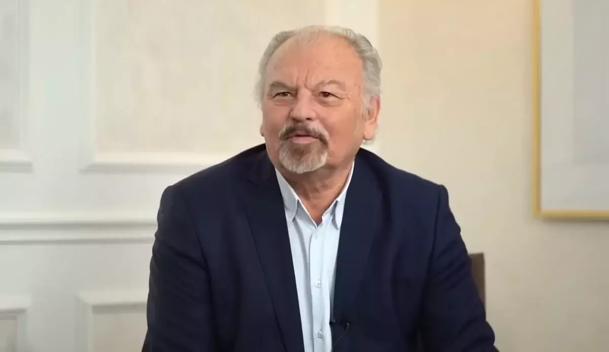 Известные деятели культуры, включая Тунгышбая Жаманкулова и Бибигуль Тулегенову, получили госстипендию