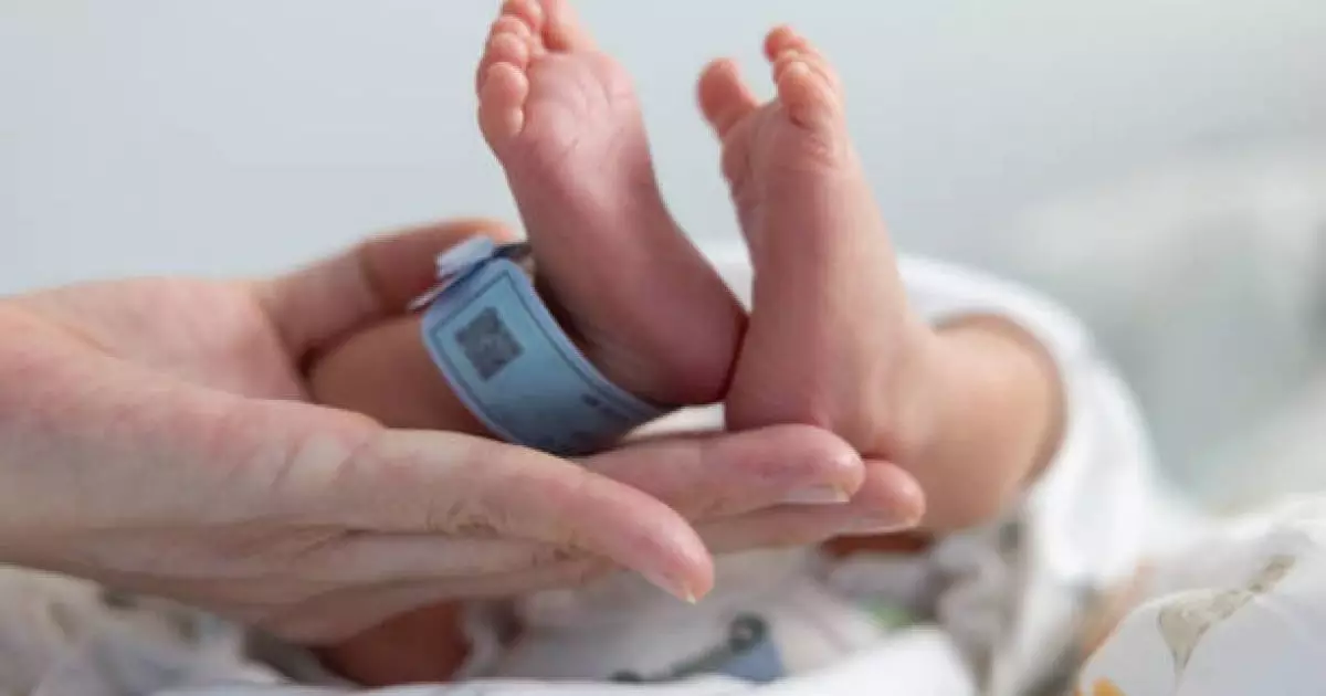  Атырауда дәрігерлер тынысы тоқтап қалған 4 айлық сәбиді аман алып қалды 