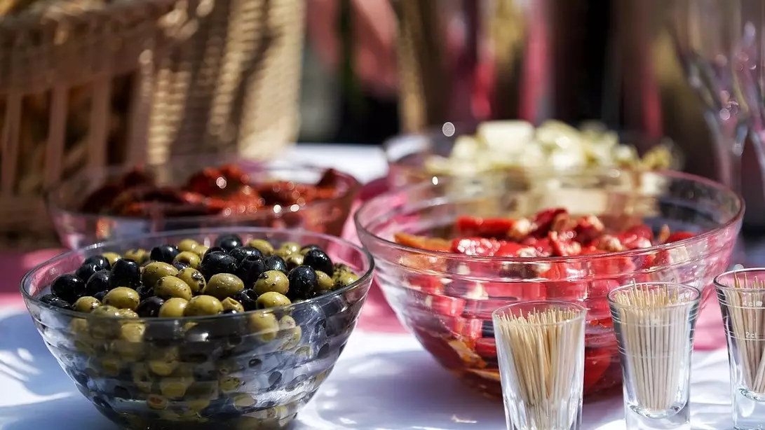 Жаңа жыл дастарханынан қалған қандай тағамды ертеңіне жеуге болмайды