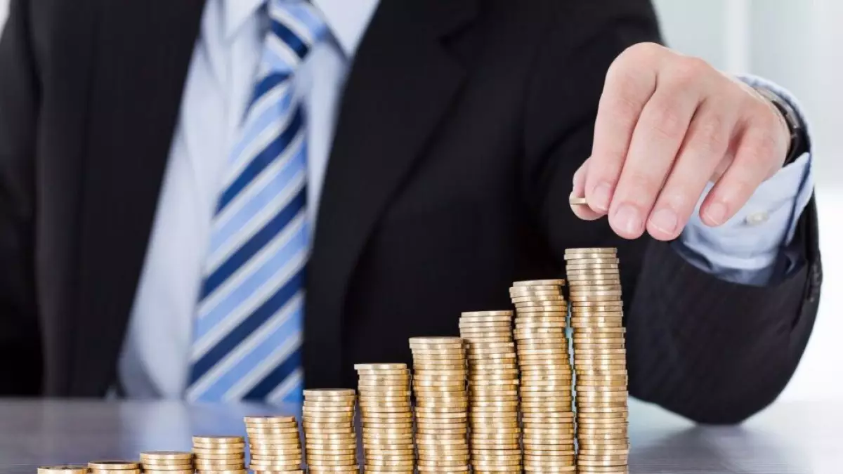 Депозиты бьют рекорды, а еда дорожает: как казахстанцы выживают в 2025 году